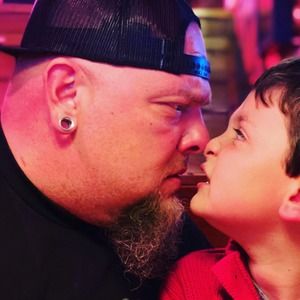 Meet your Posher, Dennis